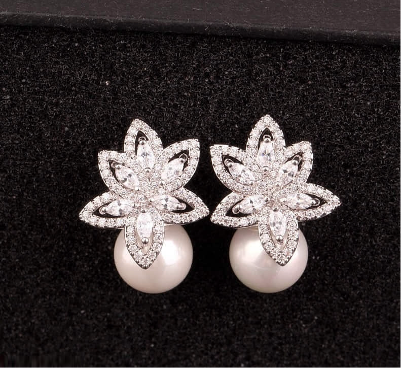 DNG Pearl Earring Studs