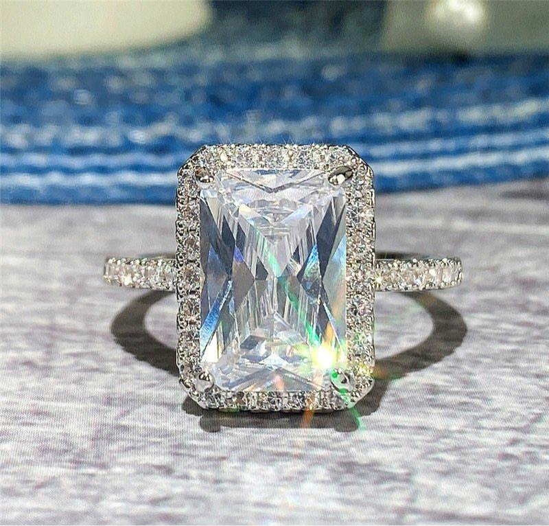 Elsa Zircon Ring