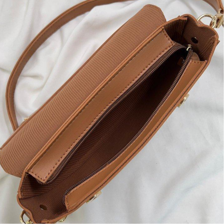 Aurelia Saddle Armpit Bag Brown
