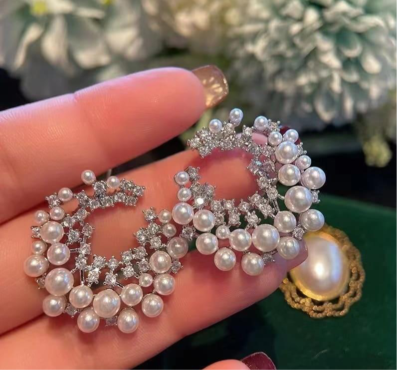 C-Pearls Stud Tops Pair