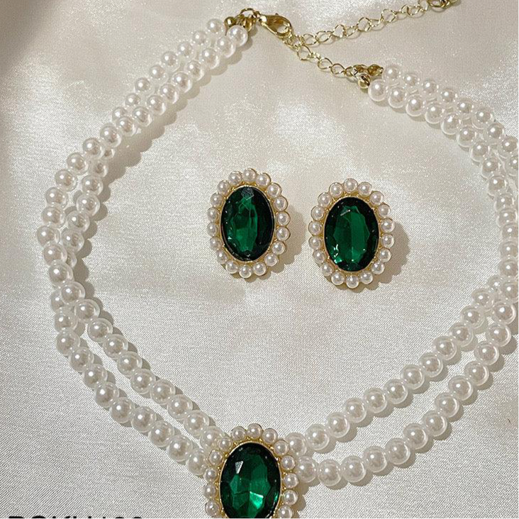 Emerald Pearl Oval Choker Set