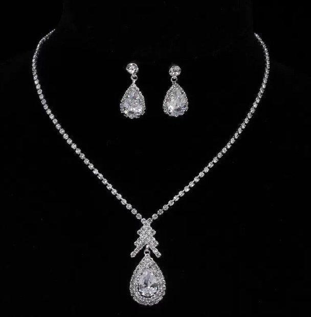 Zircon White Stone Tear Drop Necklace Set