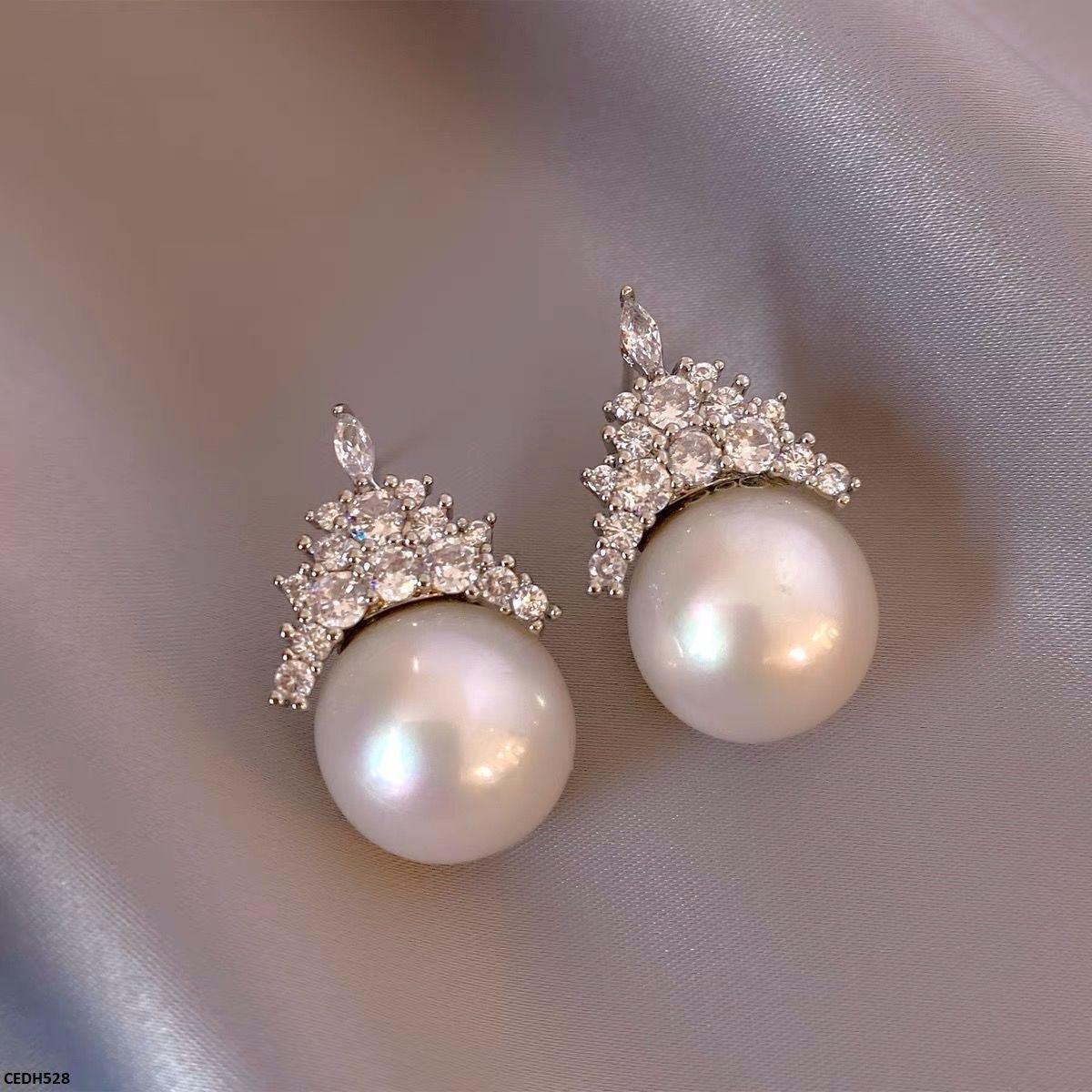 Crown Pearl Drop Earrings - Havenon Store