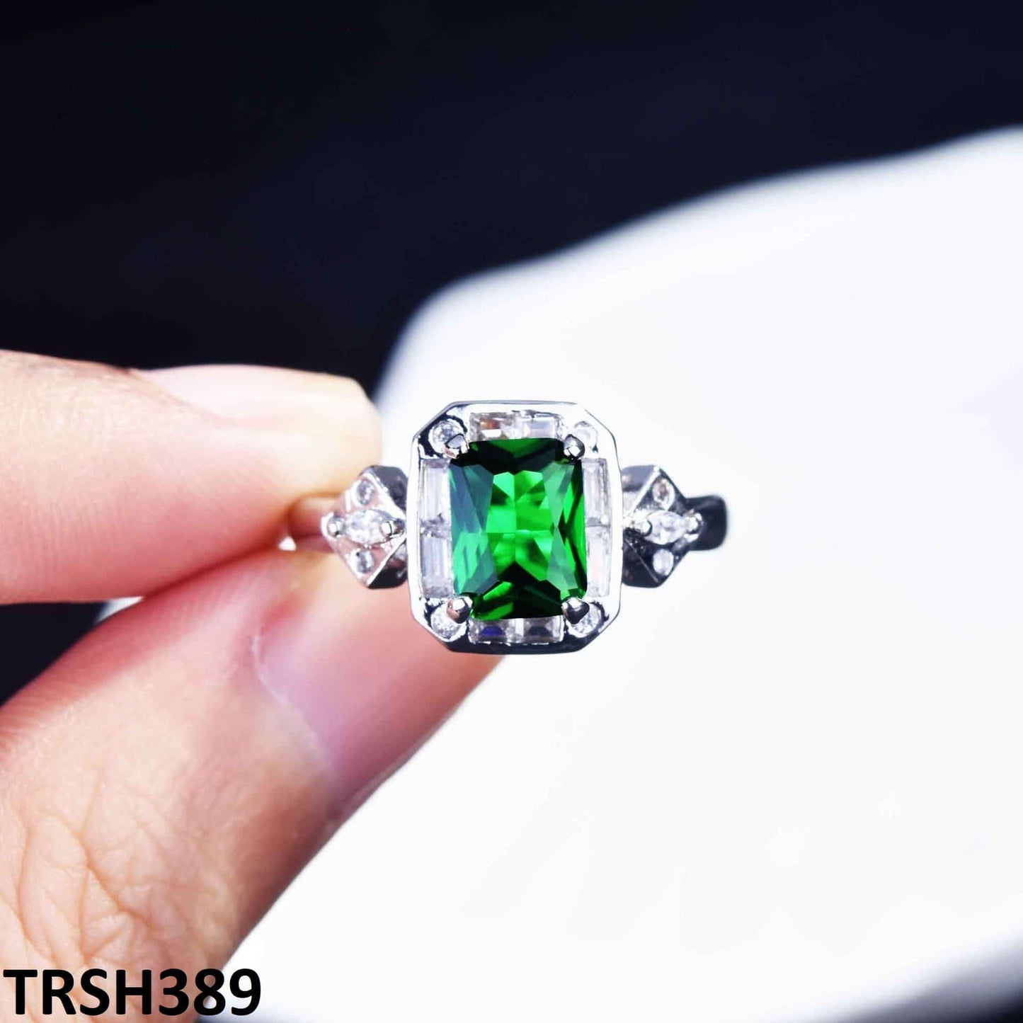 Emerald Rectangle Adjustable Ring - Havenon Store