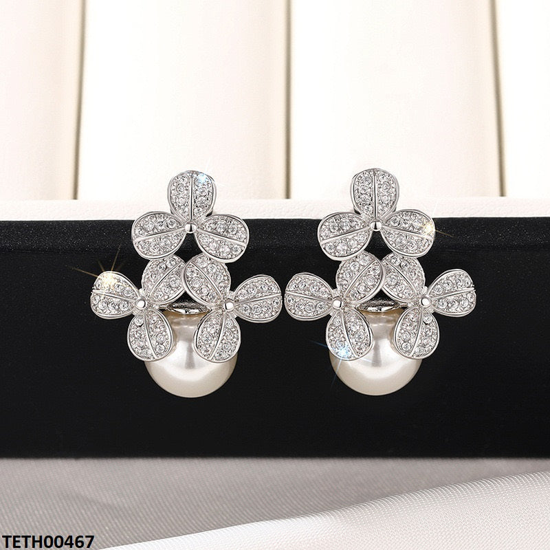 Lightweight zirconia earrings for women