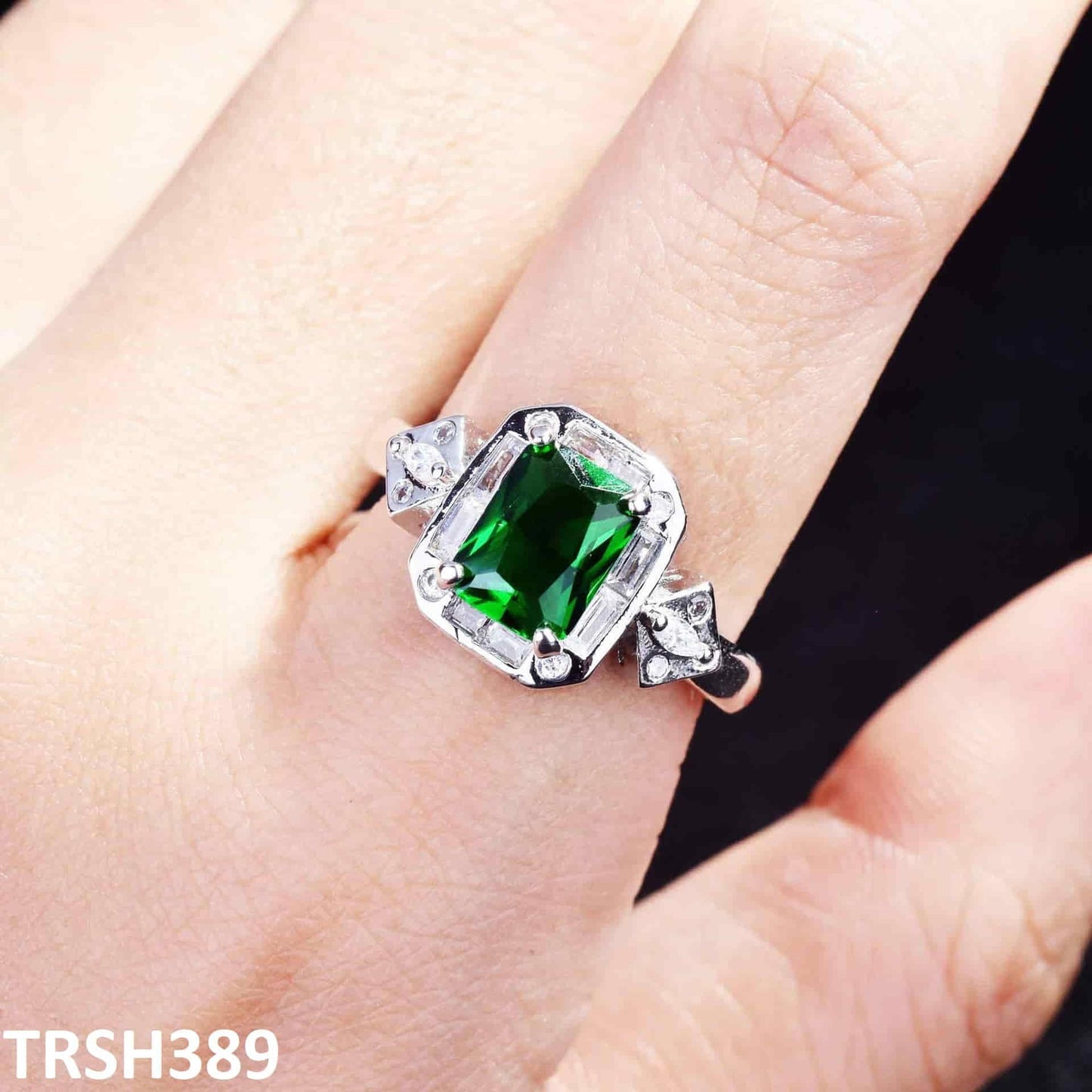 Emerald Rectangle Adjustable Ring - Havenon Store