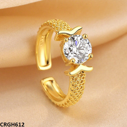 18K Ella Zircon Ring close-up