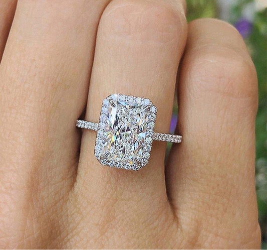 Elsa Zircon Ring