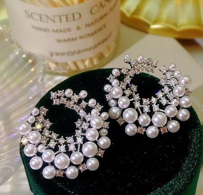 C-Pearls Stud Tops Pair