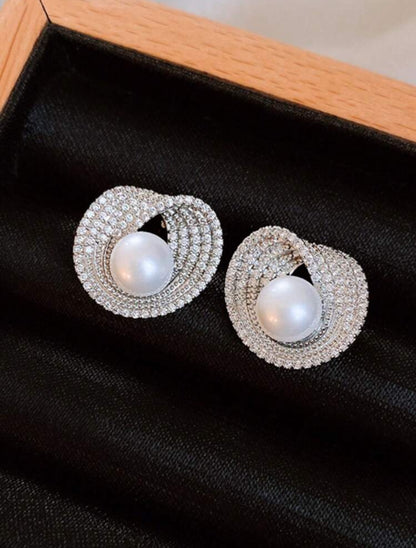 Zirconia Round Pearl Earrings