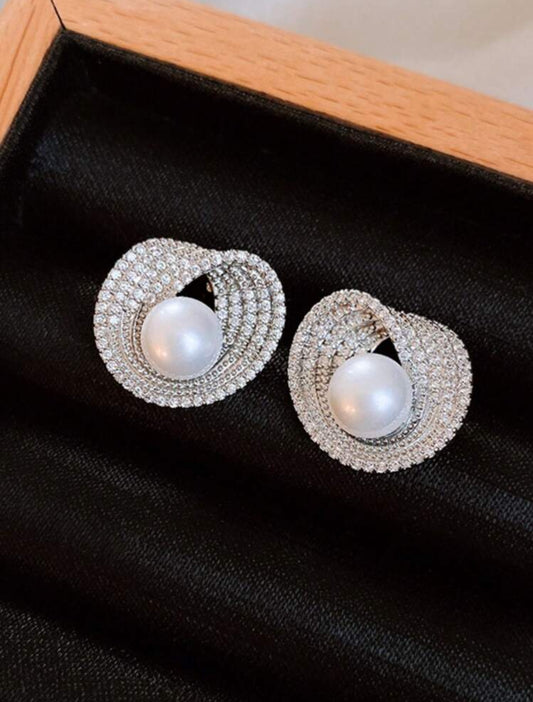 Zirconia Round Pearl Earrings