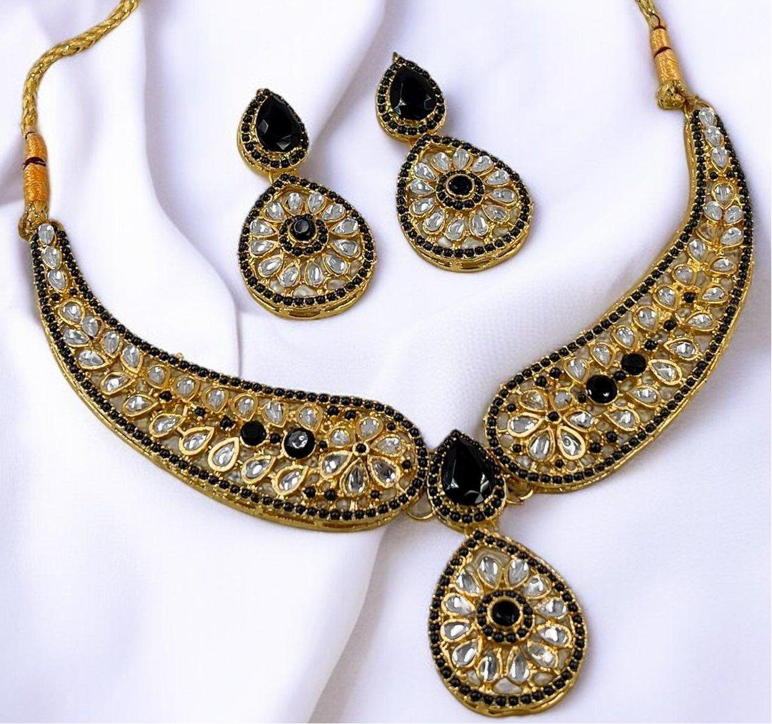 Zarnoor Necklace Set