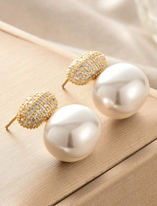 High-Quality Oval Pearl Stud Earrings