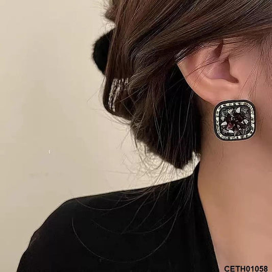 Black Square Tops Pair