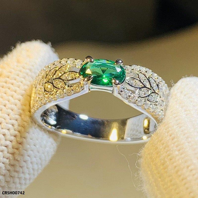 Emerald Oval Stone Band