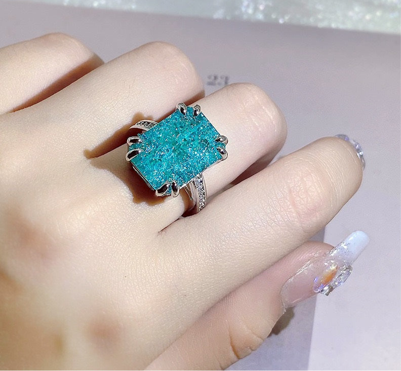 Dazzling rectangle zircon ring  