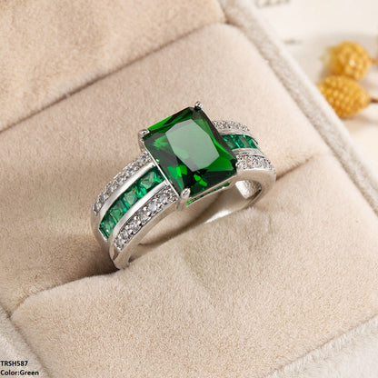 Elegant Sapphire/Emerald Ring side view  