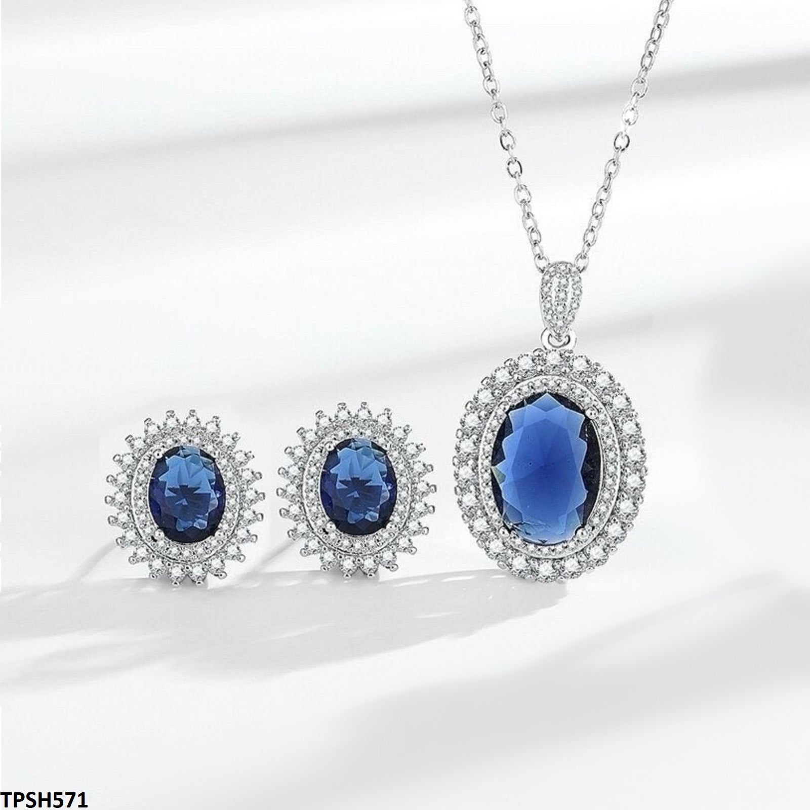 Elegant Sapphire Oval Pendant Set  