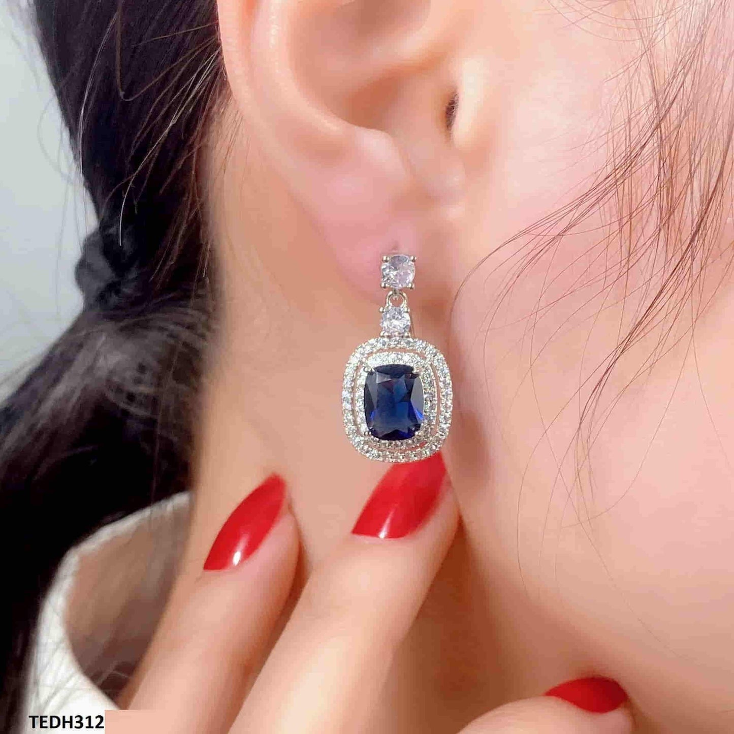 Elegant casual cubic zirconia dangling earrings  