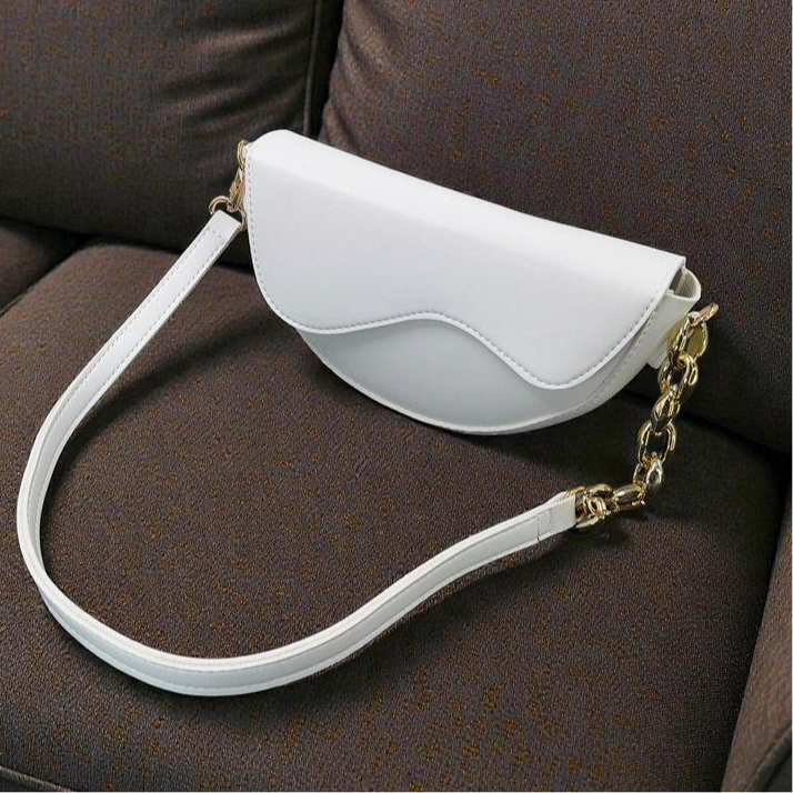 Aurelia Saddle Armpit Bag White