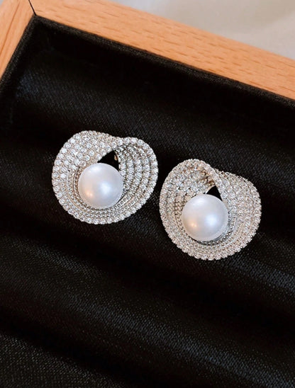 Zirconia Round Pearl Earrings