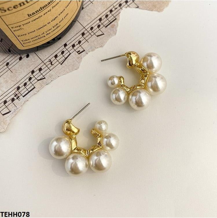 Gold Pearl Hoops Pair with synthetic pearls. 