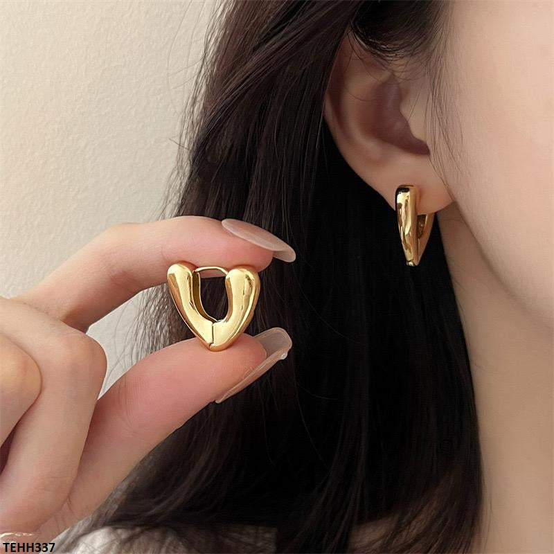 Golden-pink 18K Heart Ear Hoops Pair for women  