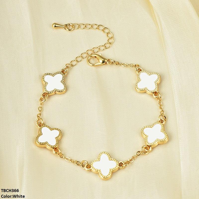 Golden-plated bracelet with star beads  
