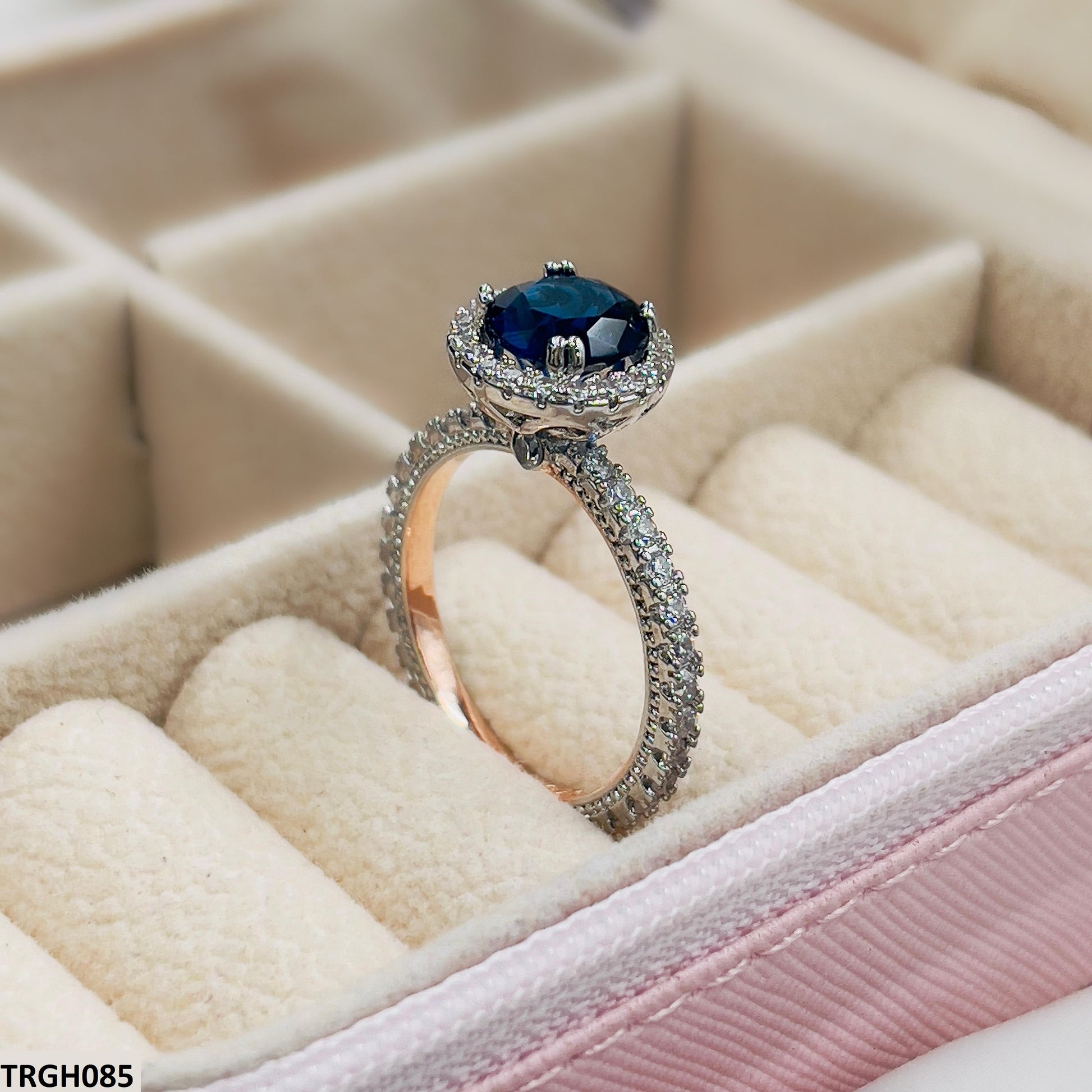 Sapphire Sleek Statement ring - Havenon Store