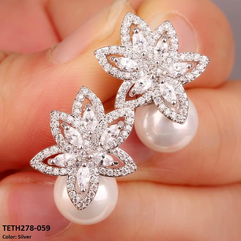 Lightweight cubic zircon Pearl Earring Studs  