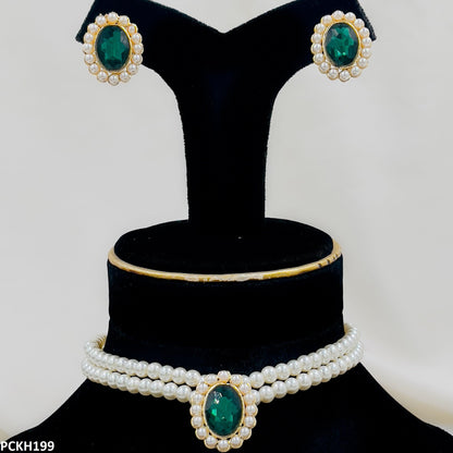 Lightweight emerald choker jewelry set  
