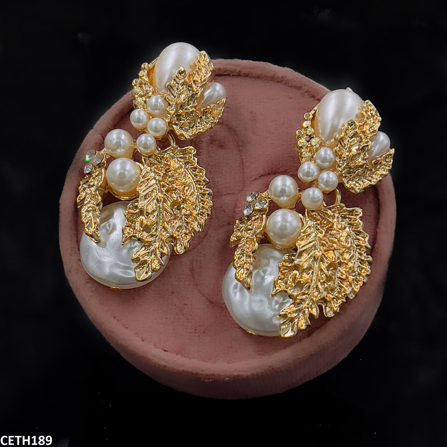 Lightweight gold-plated pearl earrings  