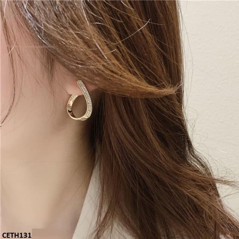 Lightweight six-shape Twisted Shape Tops earrings  