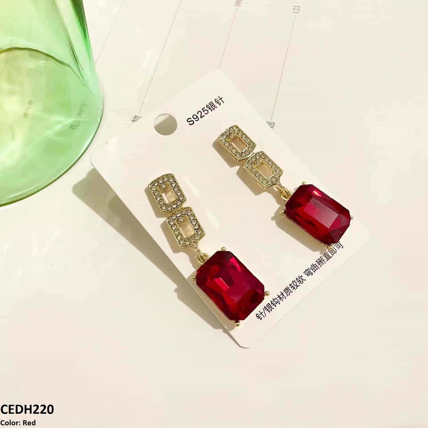 Lightweight square earrings design  