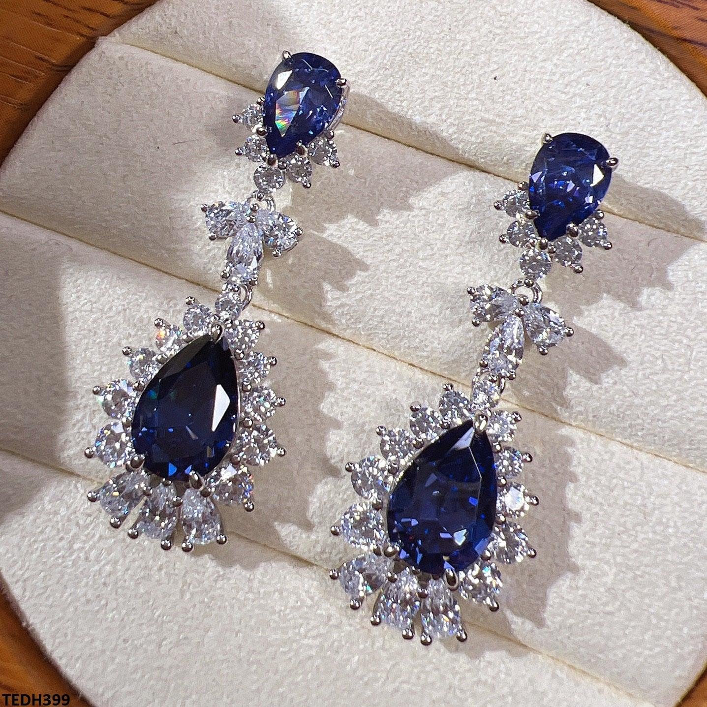 Lightweight zircon drop earrings  