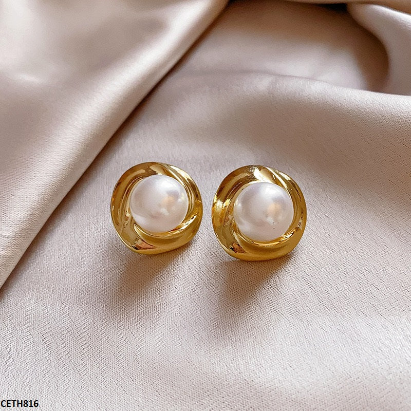 Party-Perfect 18K Gold Earrings  