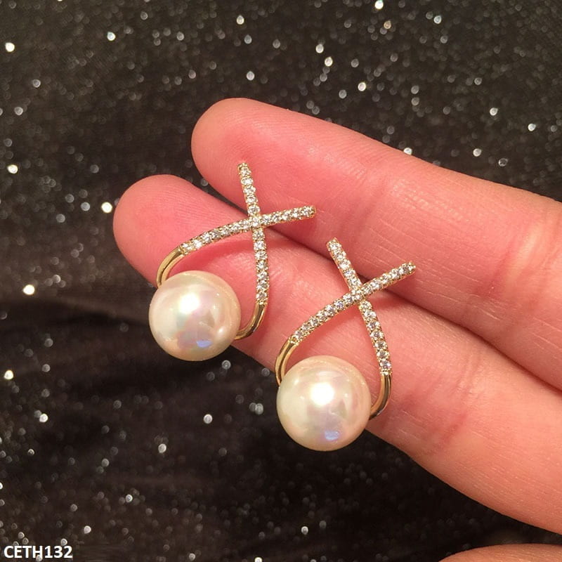 Pearl studded lightweight earrings  