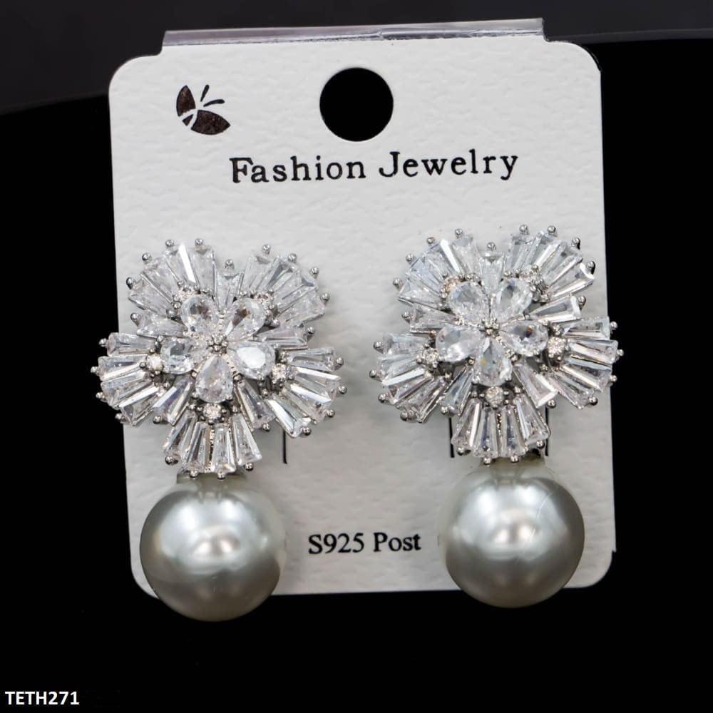 Zircon Snowflake Earring Studs Pair - Havenon Store