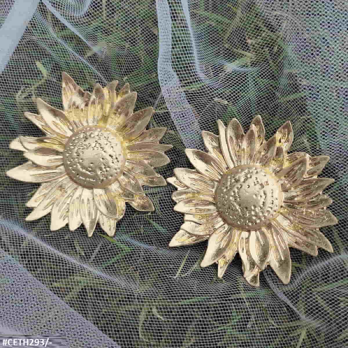 Synthetic stone earrings in sunflower shape  