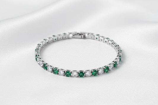 Emerald Link Round Bracelet