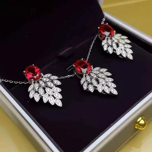 Marquise Stone Studded Pendant Set