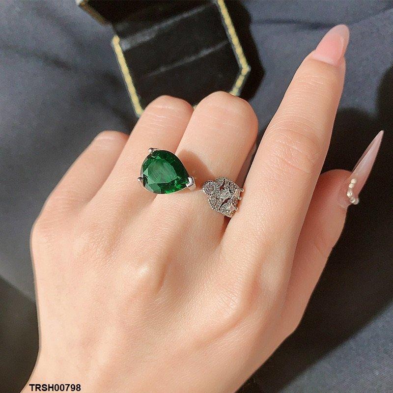 Emerald Princess Tear Stone Ring Adjustable