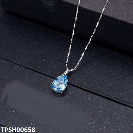 Tear-Shaped Zircon Pendant in Silver Plating  