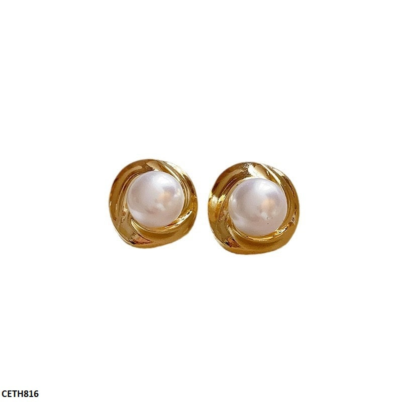 Timeless 18K Gold Pearl Tops Pair  