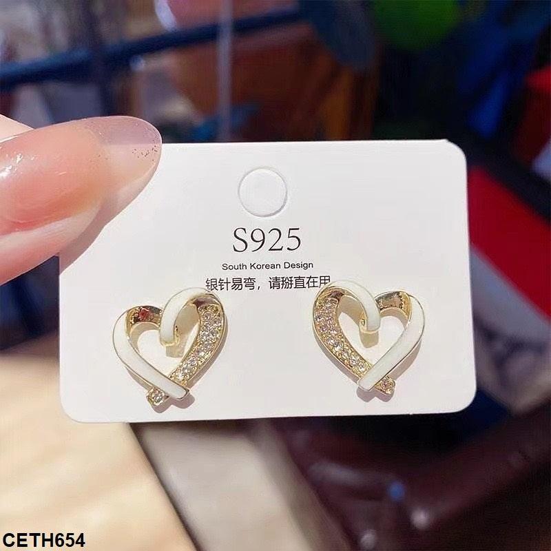 White Heart Ear Tops Pair - Havenon Store
