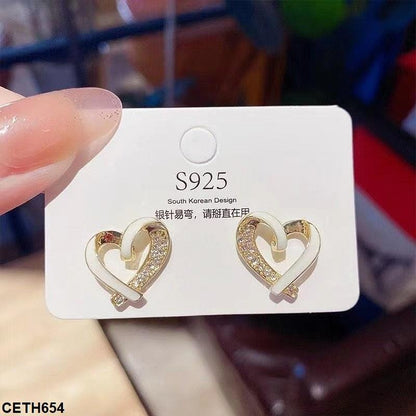 White Heart Ear Tops Pair - Havenon Store