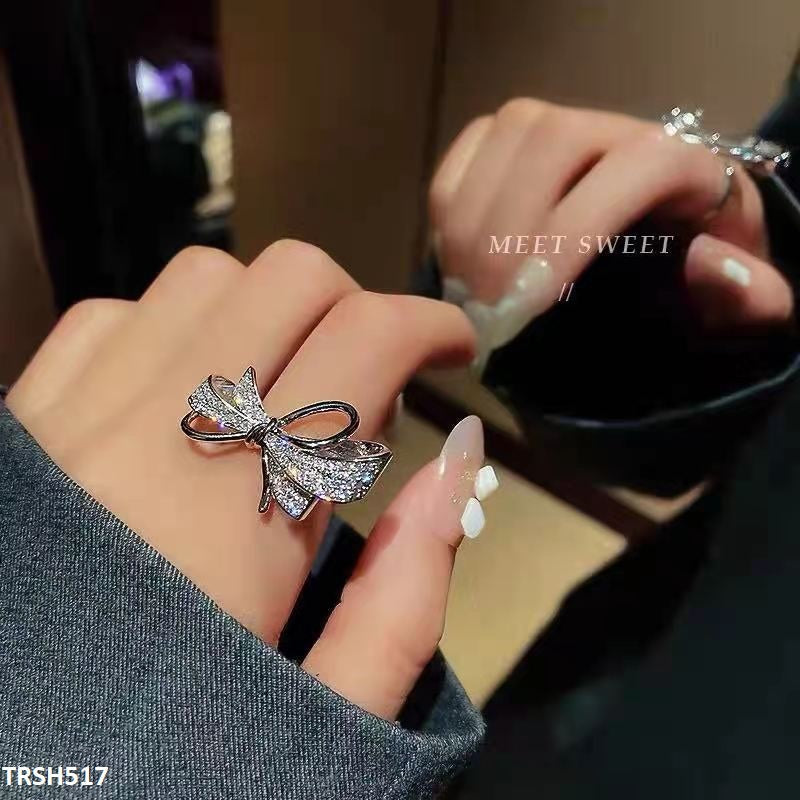 Zircon Silver-Plated Bow Ring  