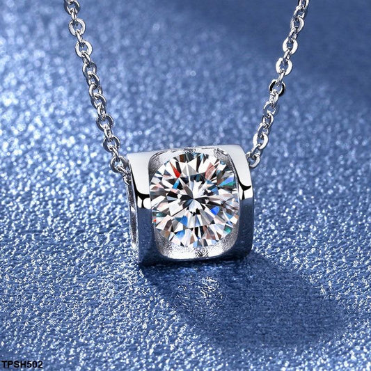 Zircon Heart Trap Round Pendant - Havenon Store