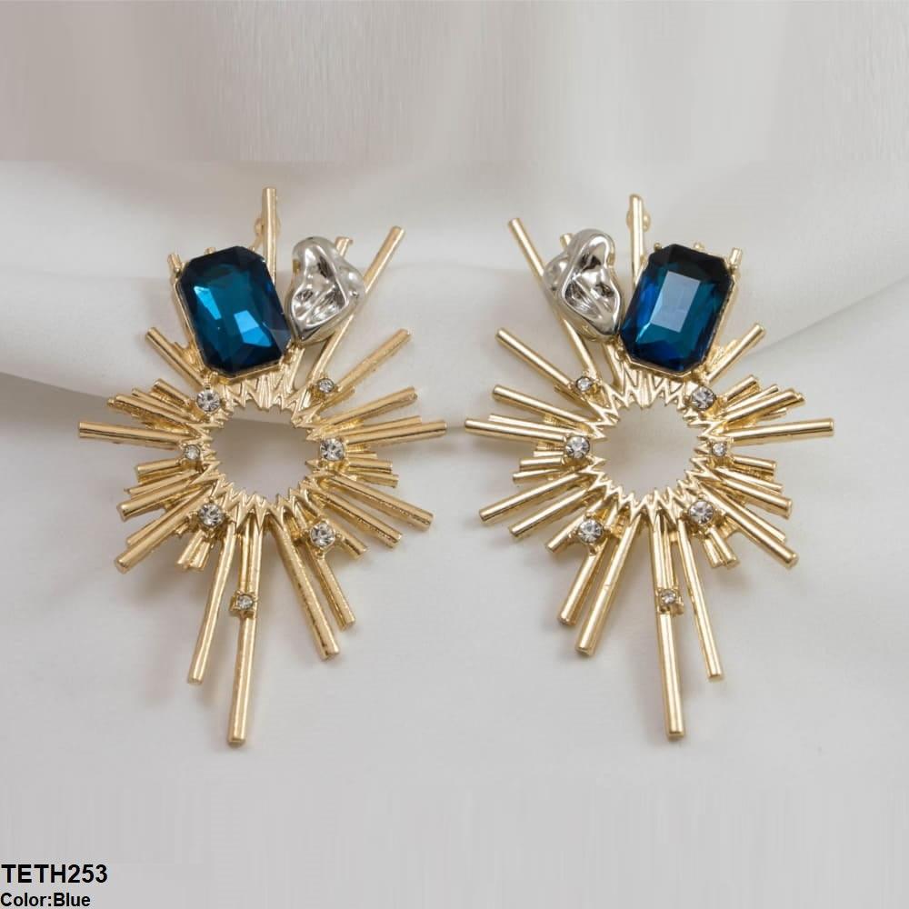 Love Me More Earrings - Havenon Store