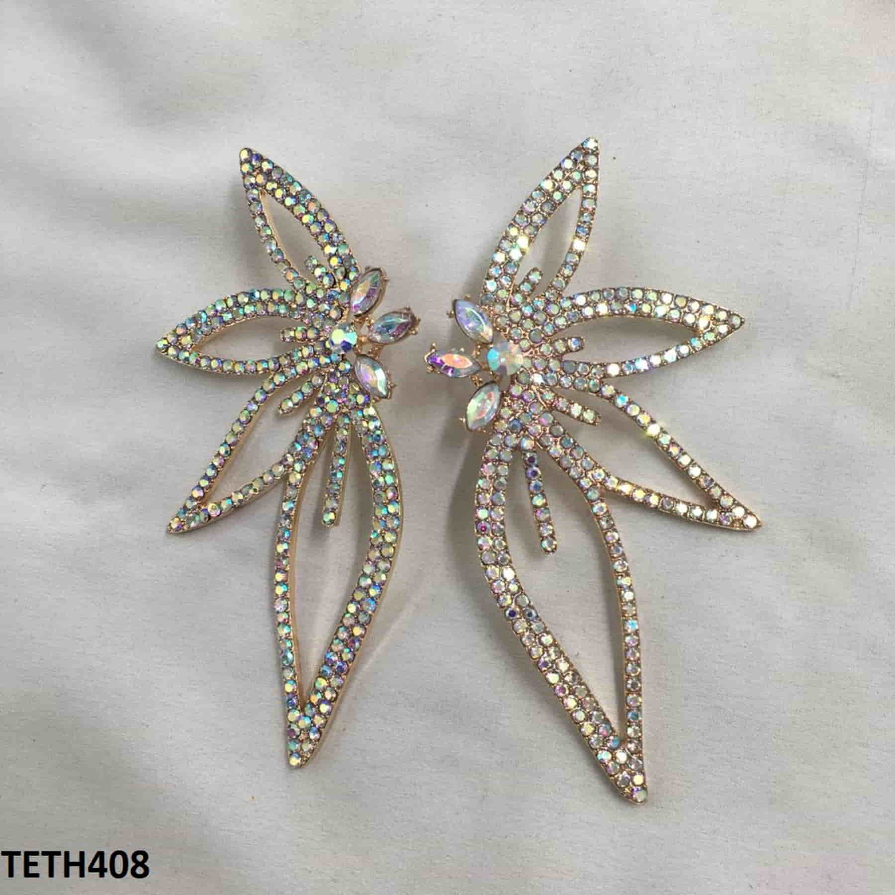Lightweight statement earrings for parties  